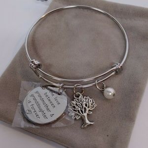 Charm Bangle bracelet (grandmother/granddaughter)